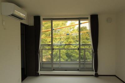 ヘーベルハウス東京デザインオフィス照明計画Glo-Ballミドリ借景