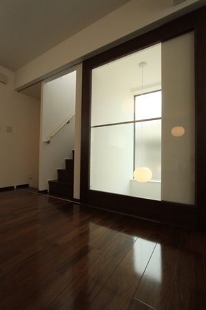 ヘーベルハウス東京デザインオフィス照明計画Glo-Ballミドリ借景