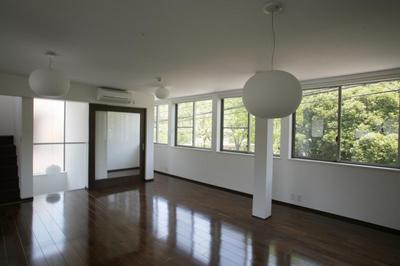 ヘーベルハウス東京デザインオフィス白い空間 